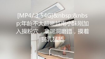 学校纹身大姐大落单被仇家盯上强迫脱光衣服自己往逼里灌水