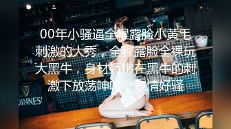 广州车展色魔摄影师各种刁钻角度偷拍众多车模小姐姐各种不经意间的走光 (2)