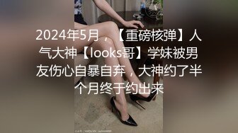 实在是顶不住啊！在熟女家沙发上聊会天，她就坐了上来，要被吸干了