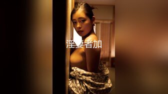 风景区女厕全景偷拍多位美女少妇前来献B (1)