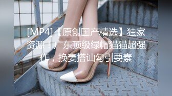 TWTP 游乐场女厕全景偷拍几个撅着屁股嘘嘘的高颜值美女3 (3)