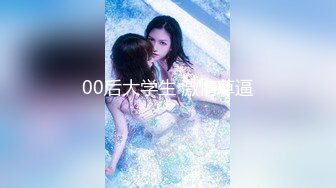 【新速片遞】熟女妈妈 精神小伙和妈妈边操边缠绵互吻 趴在妈妈丰腴的身上大力抽插 只听啪啪作响 [134MB/MP4/02:20]